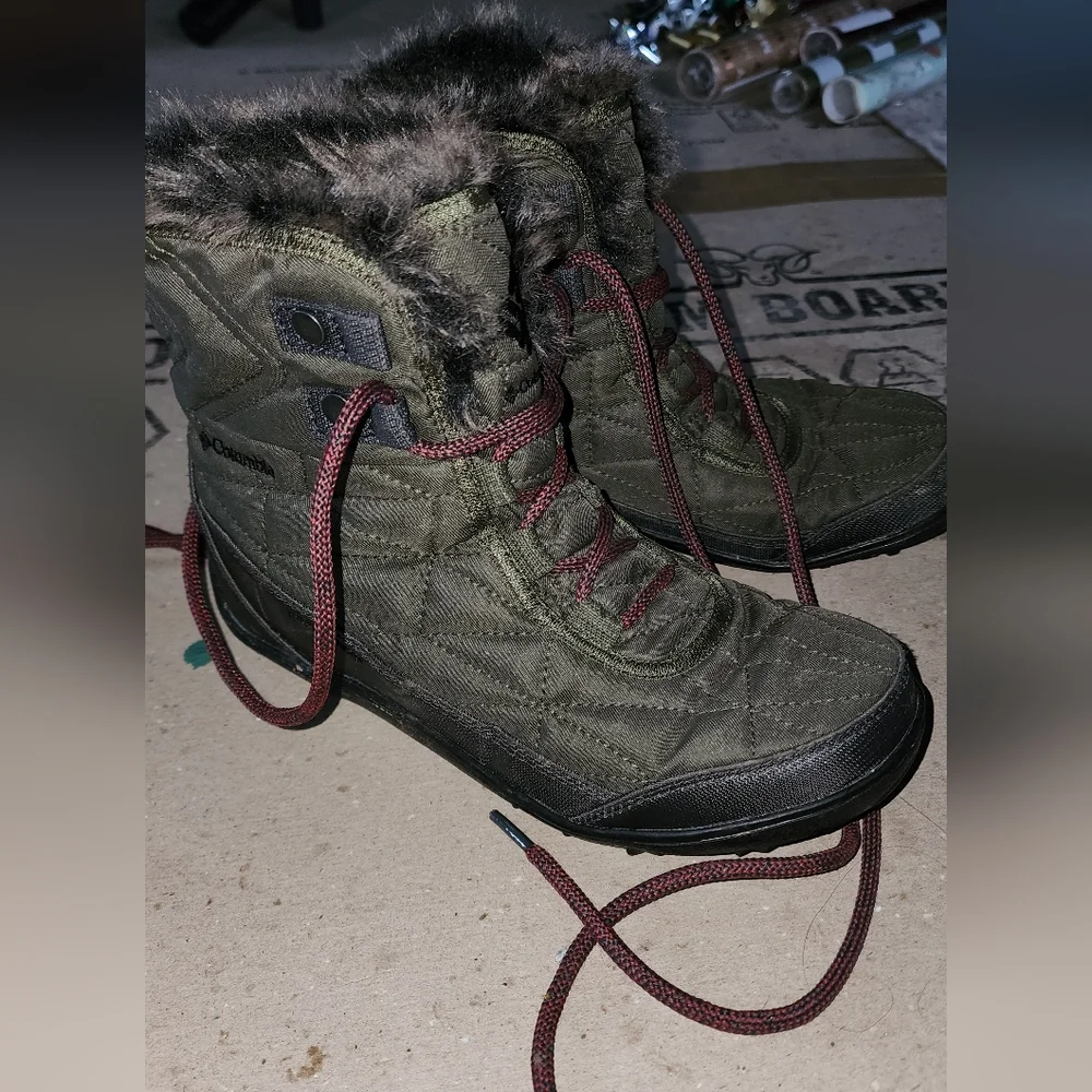 Columbia winter boots - Picture 2 of 3